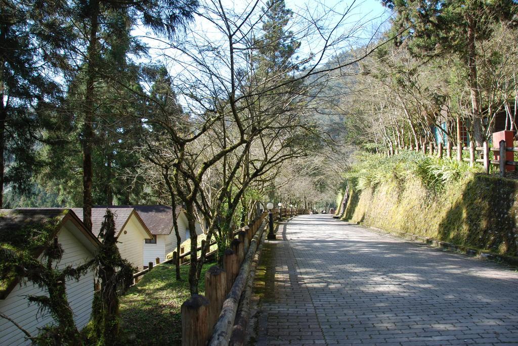 דאטונג Chilan Hotel מראה חיצוני תמונה
